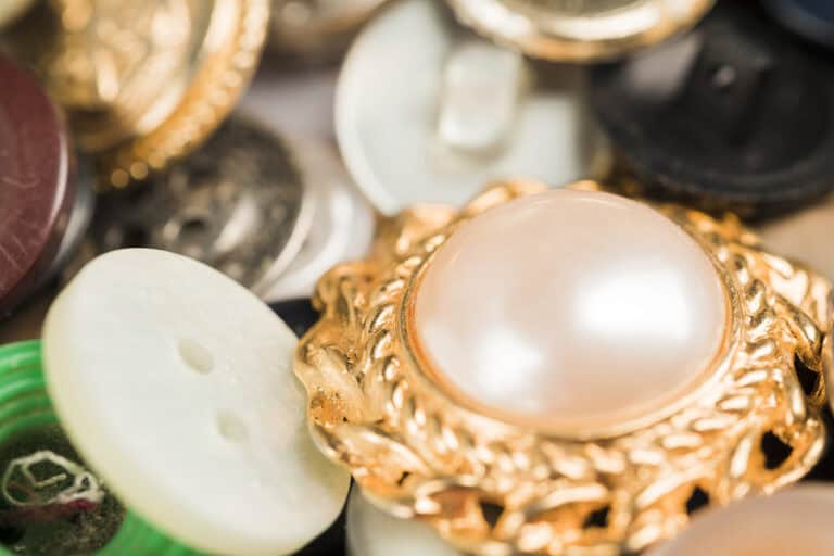 Von Edelsteinen bis Perlen: Die Materialvielfalt bei Diemer Schmuck